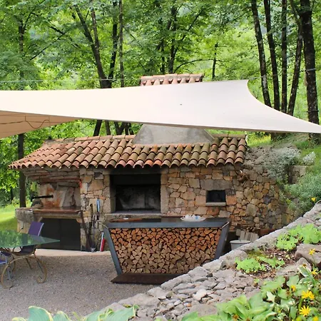 Dandelion Apartment *